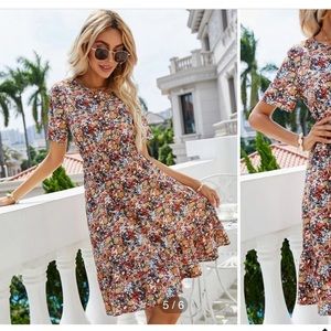 SHEIN Ditsy Floral Keyhole Back Dress